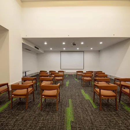 V Center Szálloda 4*