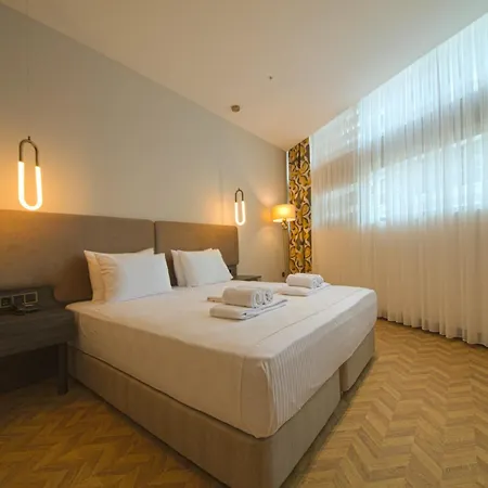 V Center Szálloda 4*