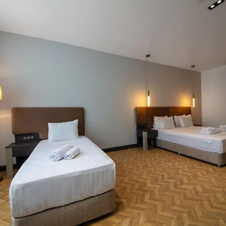 Szálloda V Center 4*