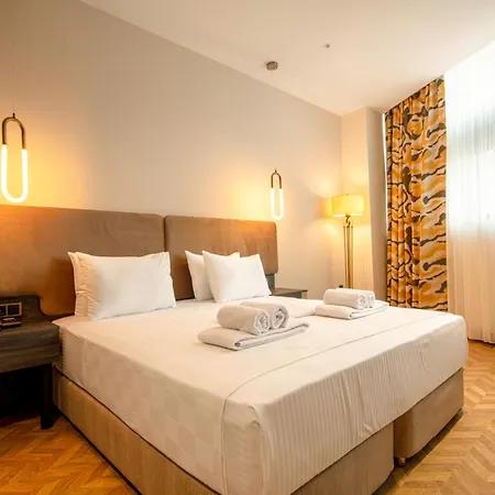 Szálloda V Center 4*