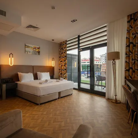 Hotel V Center 4*