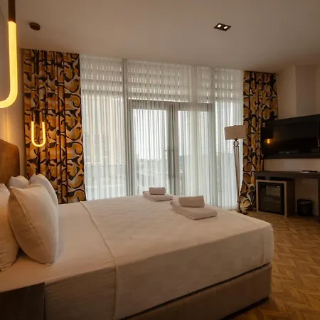 Szálloda V Center 4*