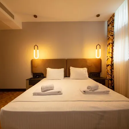 Otel V Center