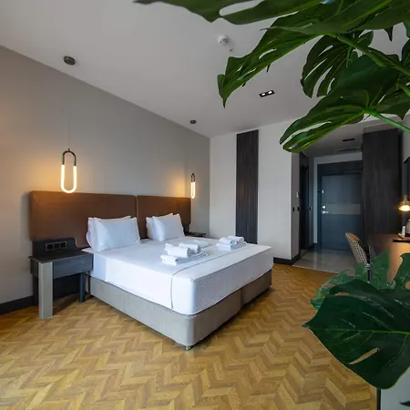 V Center Szálloda 4*