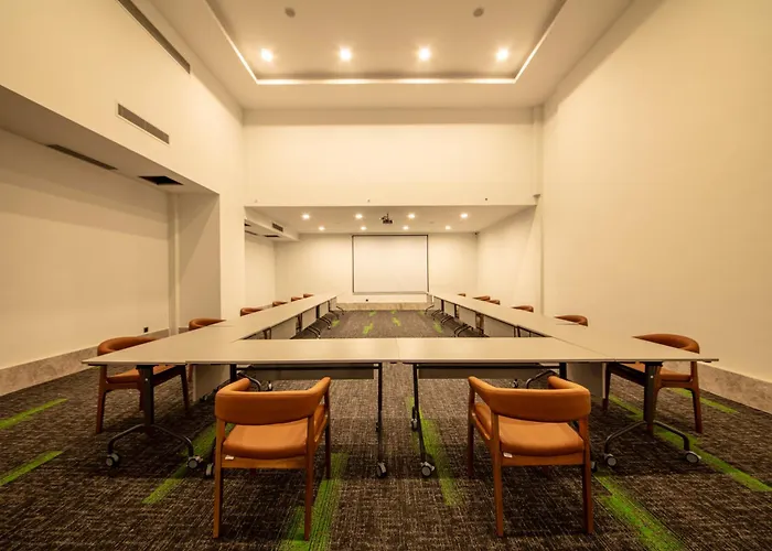 Ξενοδοχείο V Center 4*