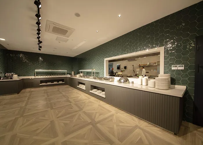 Ξενοδοχείο V Center 4*