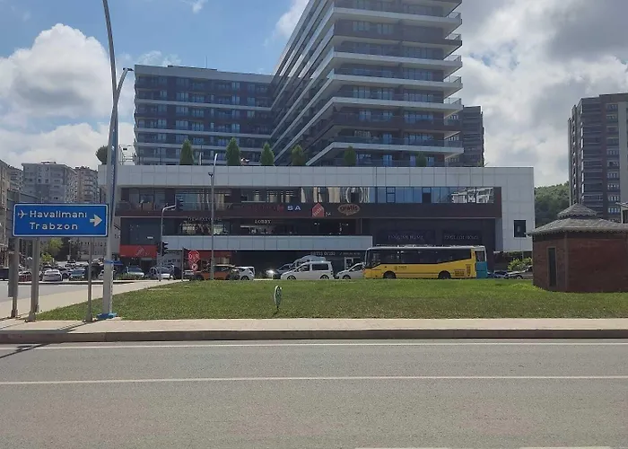 V Center 4* Τραμπζόν