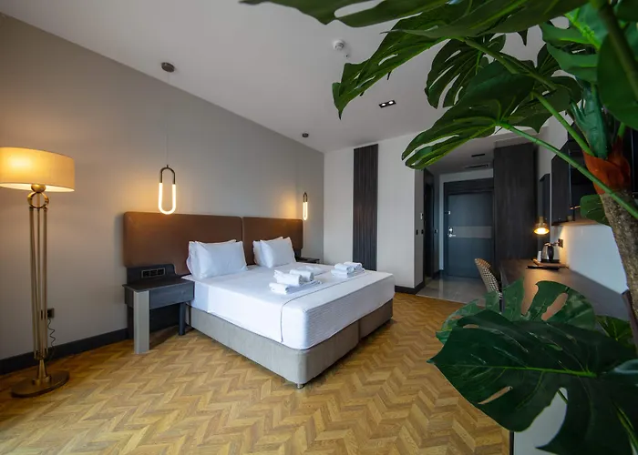 V Center Ξενοδοχείο 4*