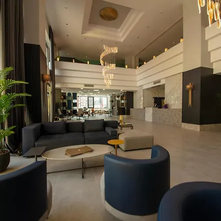 Hotel V Center 4*