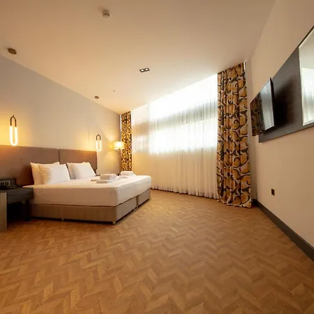 Hotel V Center