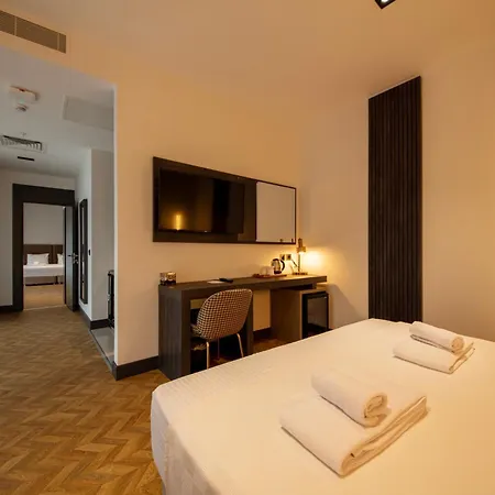 Hotel V Center