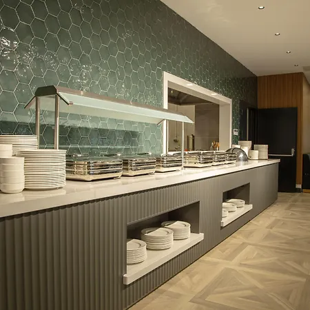 Hotel V Center 4*