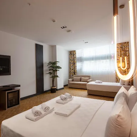 Hotel V Center