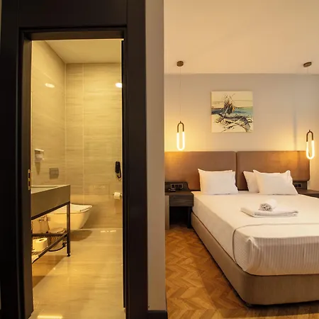 Hotel V Center 4*