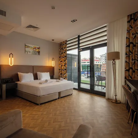 V Center Hotel