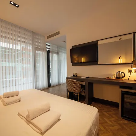 Otel V Center