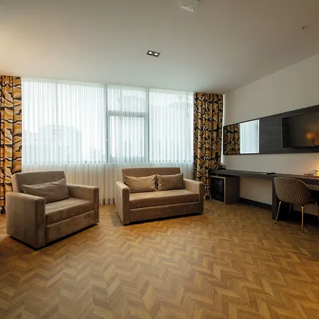 Otel V Center