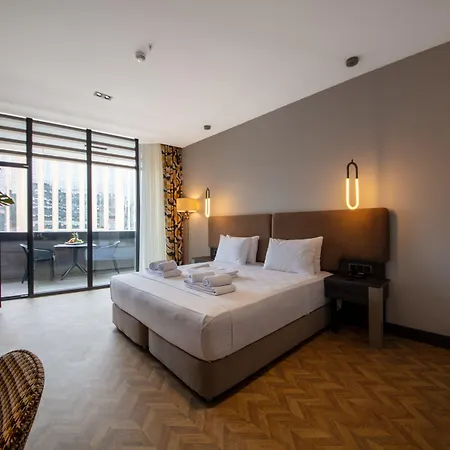 Hotel V Center 4*