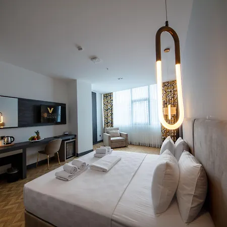 Hotel V Center 4*